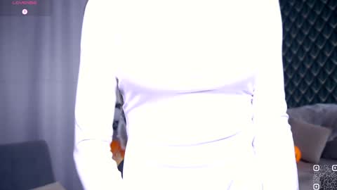 Snapshot of felissiany chatting on 30, 10, 2025 Hello im Nova online show from 30, 10, 2025