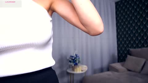 Snapshot of felissiany chatting on 7, 1, 2026 Hello im Nova online show from 7, 1, 2026