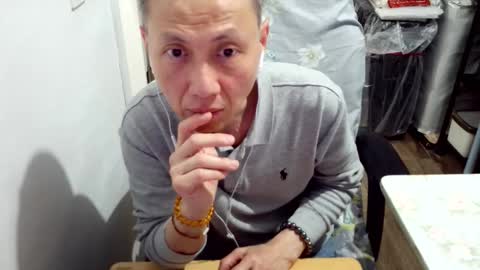 Snapshot of felixlau chatting on 21, 12, 2025 felixlau online show from 21, 12, 2025