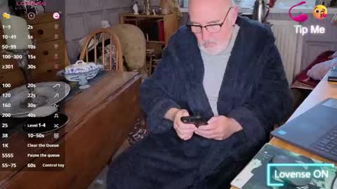 Adam online show from 29, 10, 2025