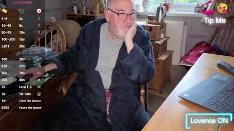 Adam online show from 30, 10, 2025