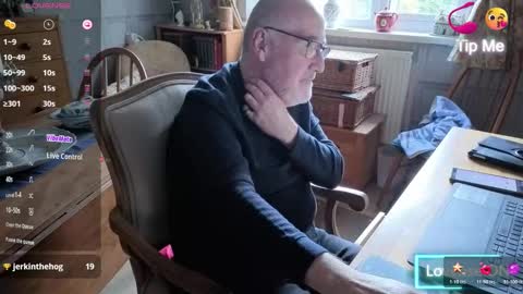 Adam online show from 13, 11, 2025