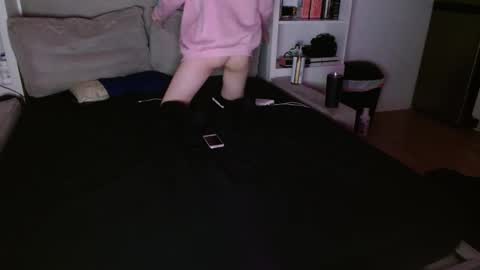 femboyflowers online show from 15, 9, 2025