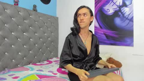 Snapshot of fenix_karoll chatting on 1, 10, 2025 Karol online show from 1, 10, 2025