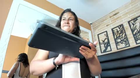 fer_florez online show from 4, 6, 2026