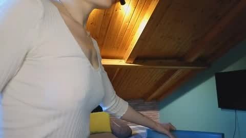 Snapshot of ferdina18 chatting on 17, 5, 2026 Leya online show from 17, 5, 2026