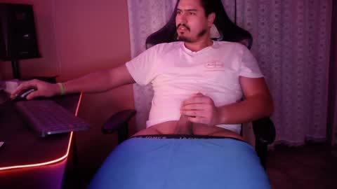 Snapshot of fernan_reds chatting on 2, 12, 2024 Fernan online show from 2, 12, 2024