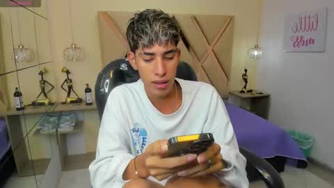 FER PHOENIX online show from 7, 11, 2025