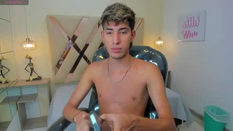 FER PHOENIX online show from 14, 11, 2025