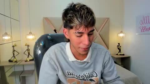 FER PHOENIX online show from 21, 12, 2025