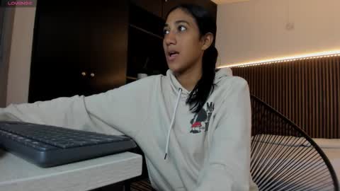 Freyja  online show from 13, 10, 2025