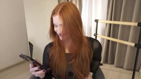 Snapshot of fiamoor chatting on 8, 11, 2025 Fia online show from 8, 11, 2025