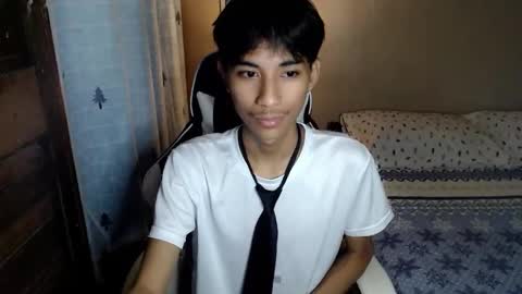 fineboii_rey18 online show from 14, 9, 2025