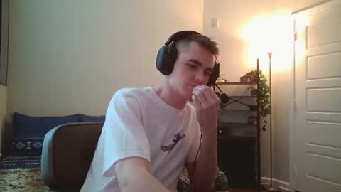 Snapshot of finnabun33 chatting on 8, 8, 2026 Jake I am Bicurious online show from 8, 8, 2026