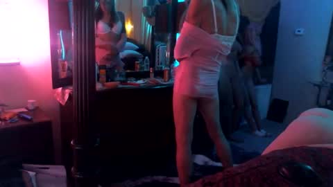 Snapshot of fionajamez chatting on 5, 4, 2026 J online show from 5, 4, 2026