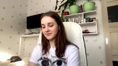 Keite wanna play  Meow online show from 10, 2, 2026