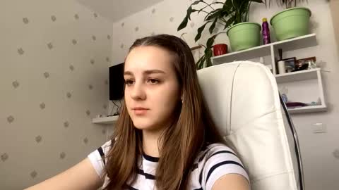 Keite wanna play  Meow online show from 28, 2, 2026