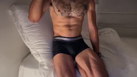 Snapshot of fitjacques chatting on 16, 6, 2026 fitjacques online show from 16, 6, 2026