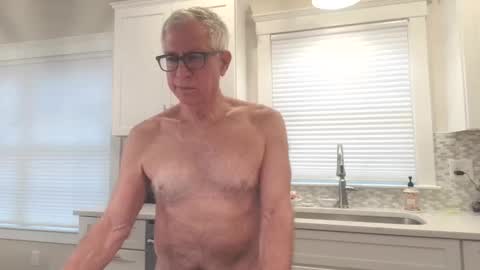 Snapshot of fitman999 chatting on 5, 4, 2026 Jon online show from 5, 4, 2026