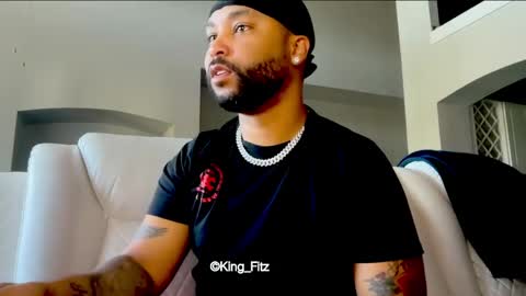 Snapshot of fitz_1 chatting on 25, 4, 2026 King E online show from 25, 4, 2026