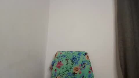 flirty_arrya online show from 15, 7, 2026