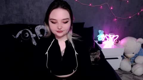 Snapshot of flirtyjanes chatting on 3, 3, 2025 FlirtyJanes online show from 3, 3, 2025