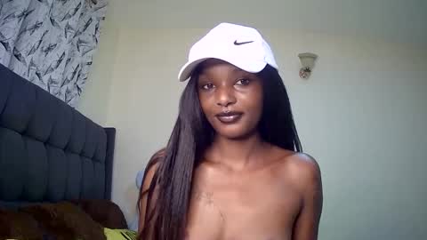 Snapshot of flirtyy_sheery chatting on 28, 12, 2024 sheery online show from 28, 12, 2024