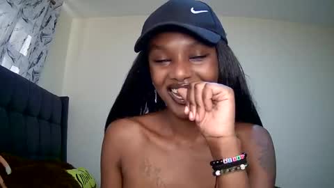 Snapshot of flirtyy_sheery chatting on 23, 1, 2025 sheery online show from 23, 1, 2025