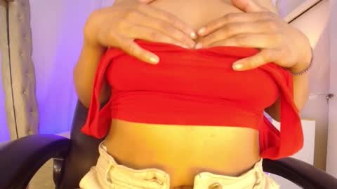 Snapshot of flor_salvaje1 chatting on 5, 2, 2026 F L O R online show from 5, 2, 2026