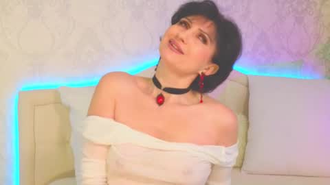 Snapshot of flor_vi chatting on 7, 12, 2024 Victoria create your account through my link  online show from 7, 12, 2024