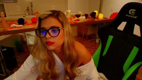 Snapshot of florence_ford chatting on 12, 6, 2026 Florence Ford online show from 12, 6, 2026