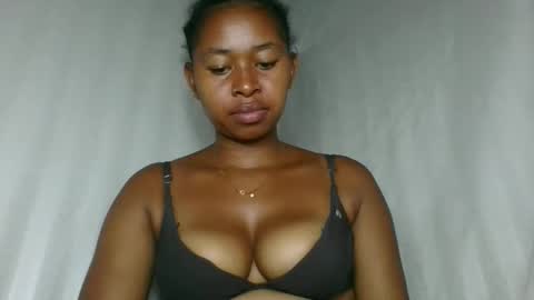 florencia011 online show from 14, 12, 2025