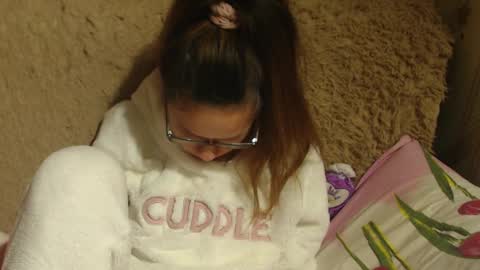 say meow and send tip  online show from 16, 12, 2024