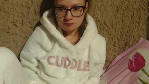 say meow and send tip  online show from 23, 12, 2024