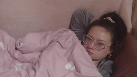 Snapshot of flowercandydoll13 chatting on 20, 3, 2026 say meow and send tip online show from 20, 3, 2026