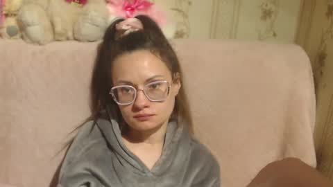 Snapshot of flowercandydoll13 chatting on 25, 3, 2026 say meow and send tip online show from 25, 3, 2026