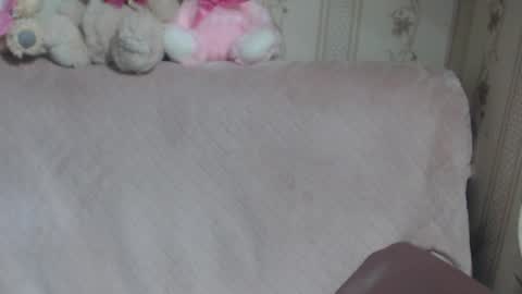 Snapshot of flowercandydoll13 chatting on 2, 4, 2026 say meow and send tip online show from 2, 4, 2026