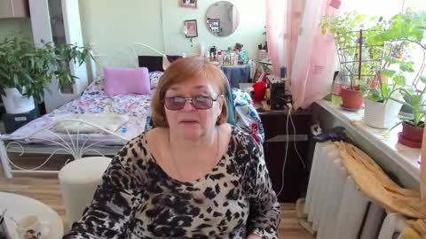 Snapshot of flowerlover8 chatting on 7, 3, 2026 Flowerlower online show from 7, 3, 2026