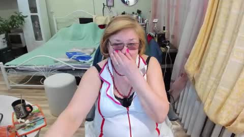 Snapshot of flowerlover8 chatting on 17, 3, 2026 Flowerlower online show from 17, 3, 2026