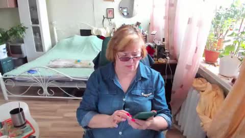 Snapshot of flowerlover8 chatting on 18, 3, 2026 Flowerlower online show from 18, 3, 2026