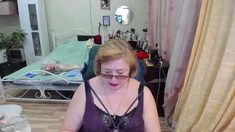 Snapshot of flowerlover8 chatting on 18, 3, 2026 Flowerlower online show from 18, 3, 2026