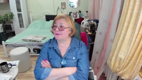 Snapshot of flowerlover8 chatting on 25, 3, 2026 Flowerlower online show from 25, 3, 2026