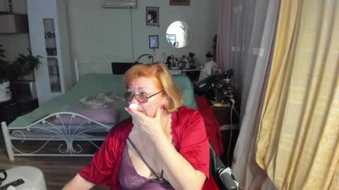 Snapshot of flowerlover8 chatting on 2, 4, 2026 Flowerlower online show from 2, 4, 2026