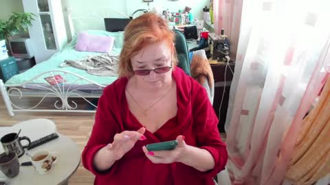 Snapshot of flowerlover8 chatting on 5, 4, 2026 Flowerlower online show from 5, 4, 2026