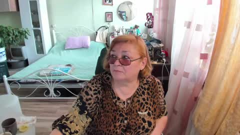 Snapshot of flowerlover8 chatting on 18, 4, 2026 Flowerlower online show from 18, 4, 2026