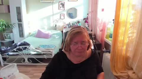 Snapshot of flowerlover8 chatting on 2, 5, 2026 Flowerlower online show from 2, 5, 2026