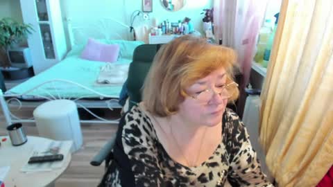 Snapshot of flowerlover8 chatting on 3, 5, 2026 Flowerlower online show from 3, 5, 2026