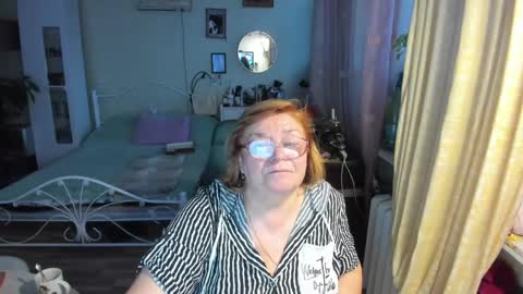 Snapshot of flowerlover8 chatting on 13, 5, 2026 Flowerlower online show from 13, 5, 2026