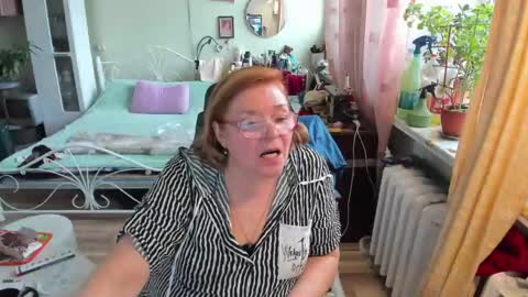 Snapshot of flowerlover8 chatting on 15, 5, 2026 Flowerlower online show from 15, 5, 2026