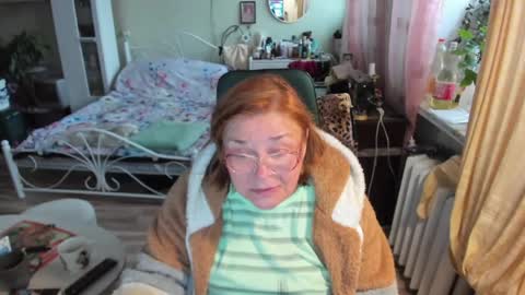 Snapshot of flowerlover8 chatting on 29, 5, 2026 Flowerlower online show from 29, 5, 2026